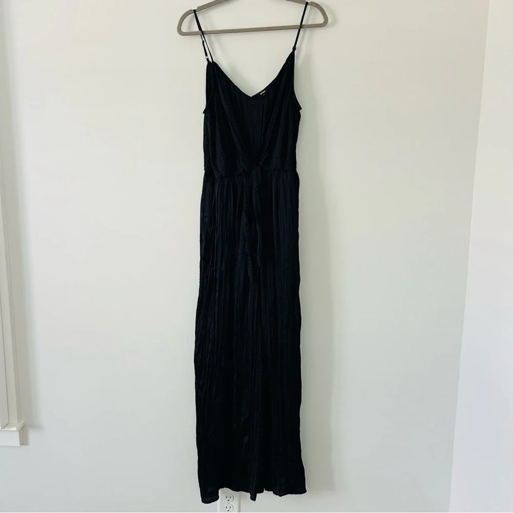 Express Black Satin Like Sleeveless V Neck Wide Leg Crinkle Jumpsuit L